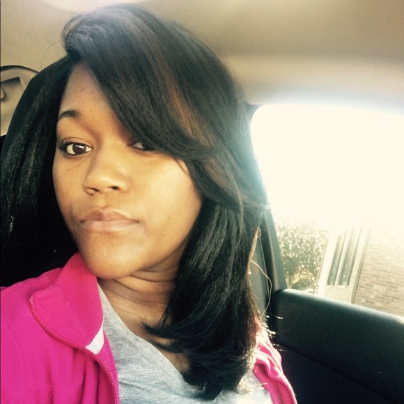 Meet your Posher, Tia - Picture 1 of 1